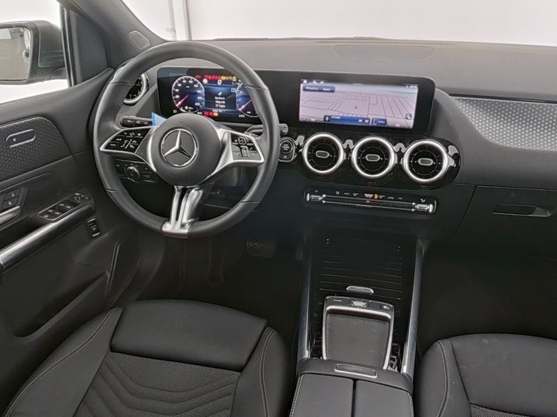 Fahrzeugabbildung Mercedes-Benz B 200 PROGRESSIVE*PANORAMA*CARPLAY*LED*EASY-PACK
