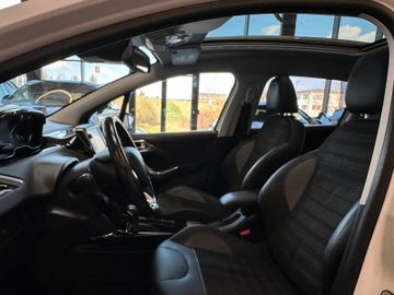 Peugeot 2008 Allure *Pano*Xenon*Navi*
