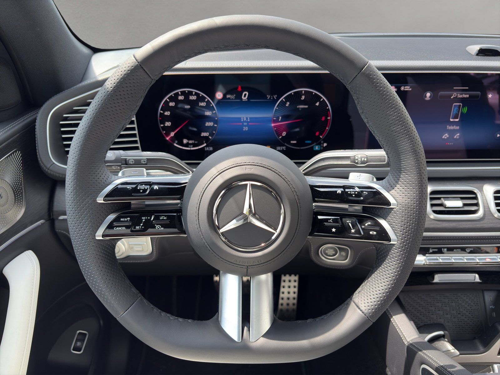 Fahrzeugabbildung Mercedes-Benz GLE 450 d 4M AMG Sitzklima Pano Keyless AHK Dist