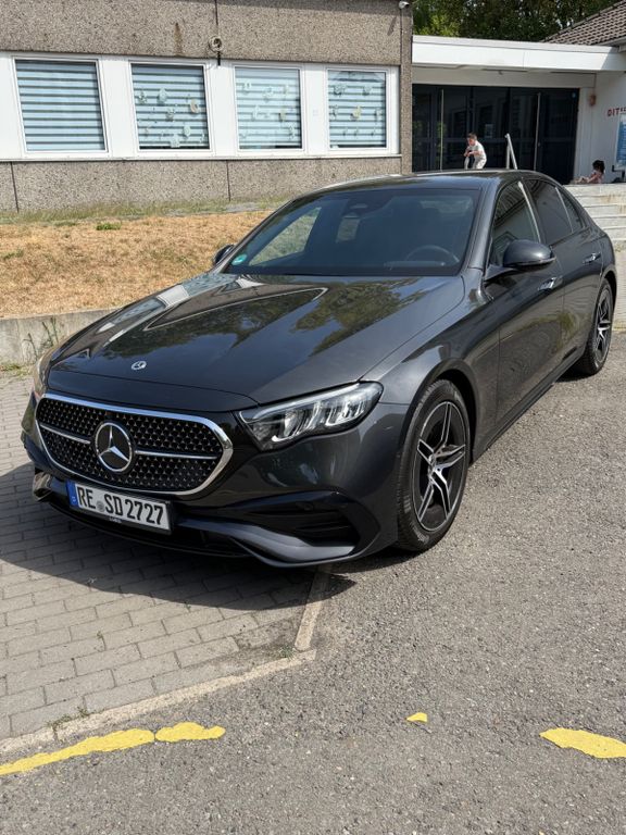 Image of Mercedes-Benz E 200