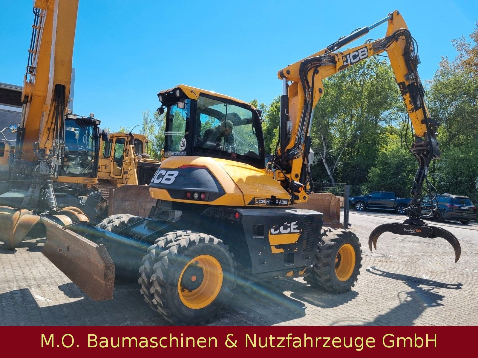 Fahrzeugabbildung JCB 110 W Hydradig / Holzgreifer / 2x Tieflöffel