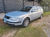Volkswagen Passat Variant 1.8 T, TÜV NEU, NUR 81TKM, 2.HD - Volkswagen Passat Variant aus 1999