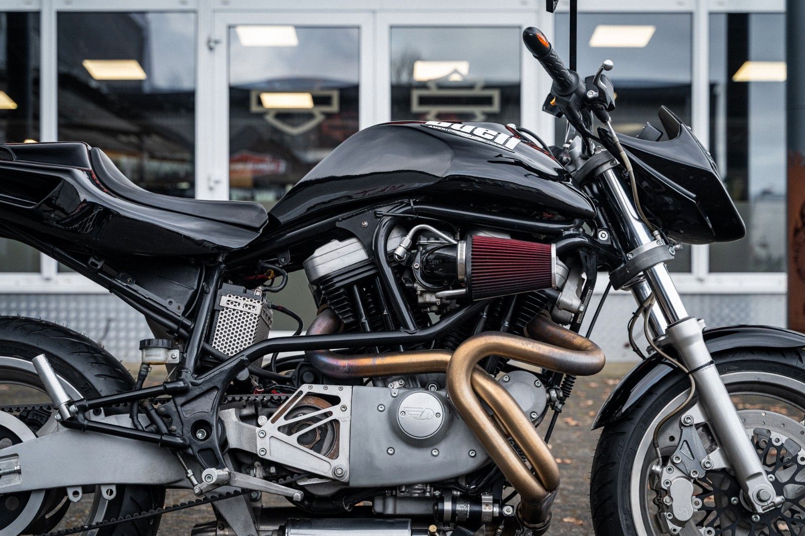 Fahrzeugabbildung Buell CYCLONE Sport Luftfilter Supertrapp Auspuff