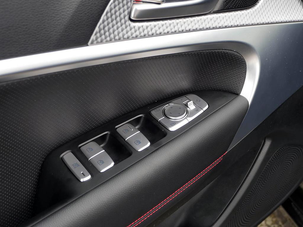 Genesis G70 Shooting Brake 2.2 Sport LED HUD ACC LEDER