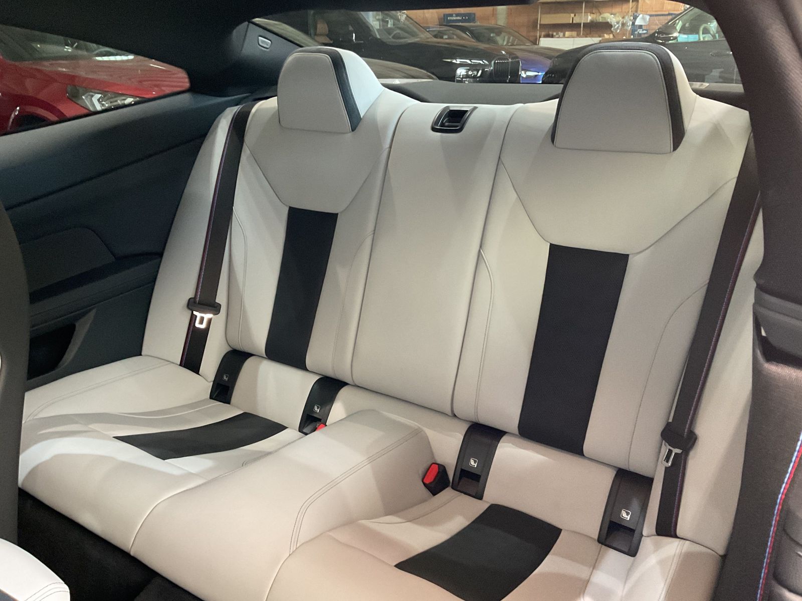 Fahrzeugabbildung BMW M4 Competition M xDrive Coupé M Sportsitze HK