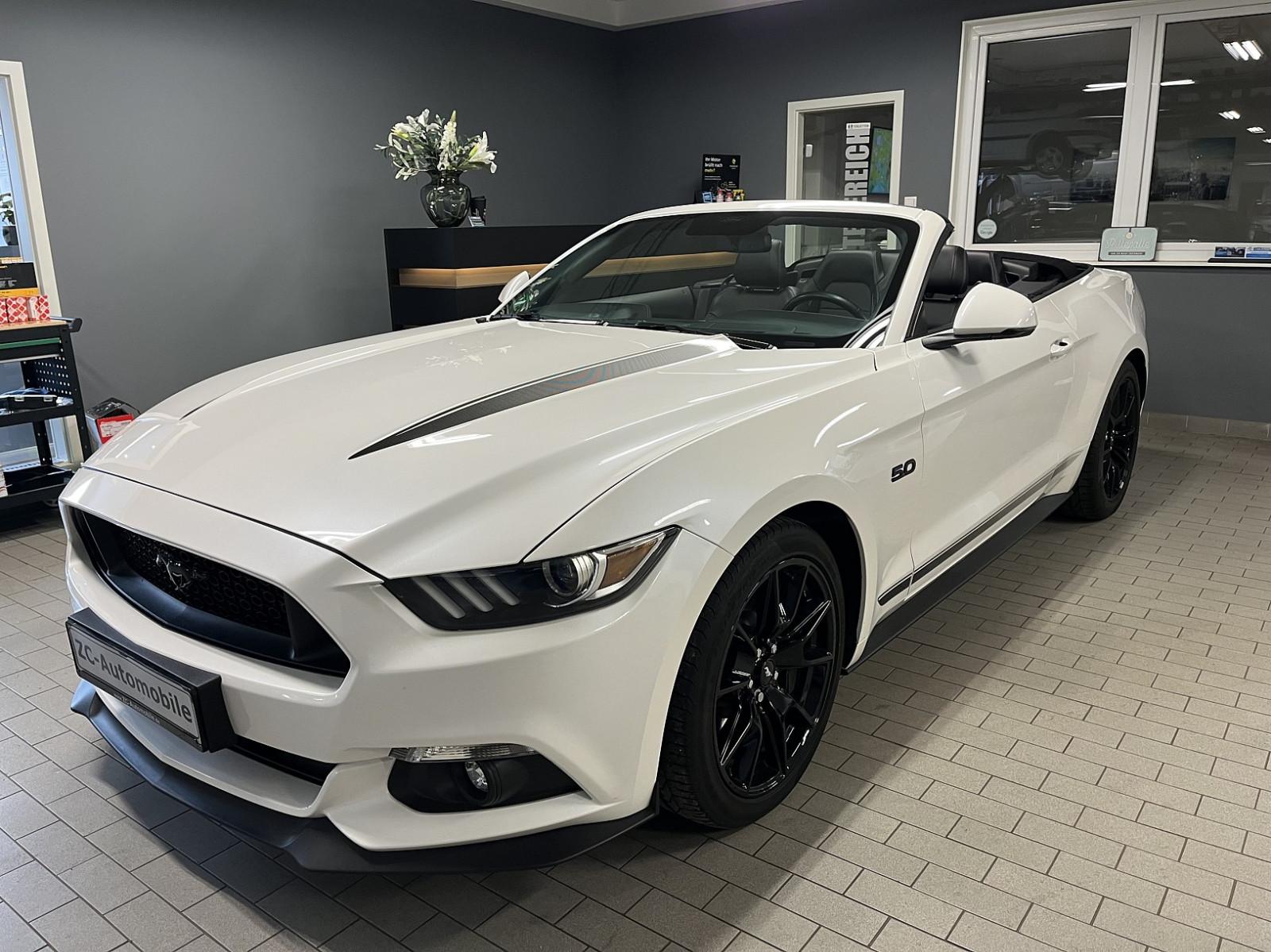 Ford Mustang GT Convertible - 13.200 Km