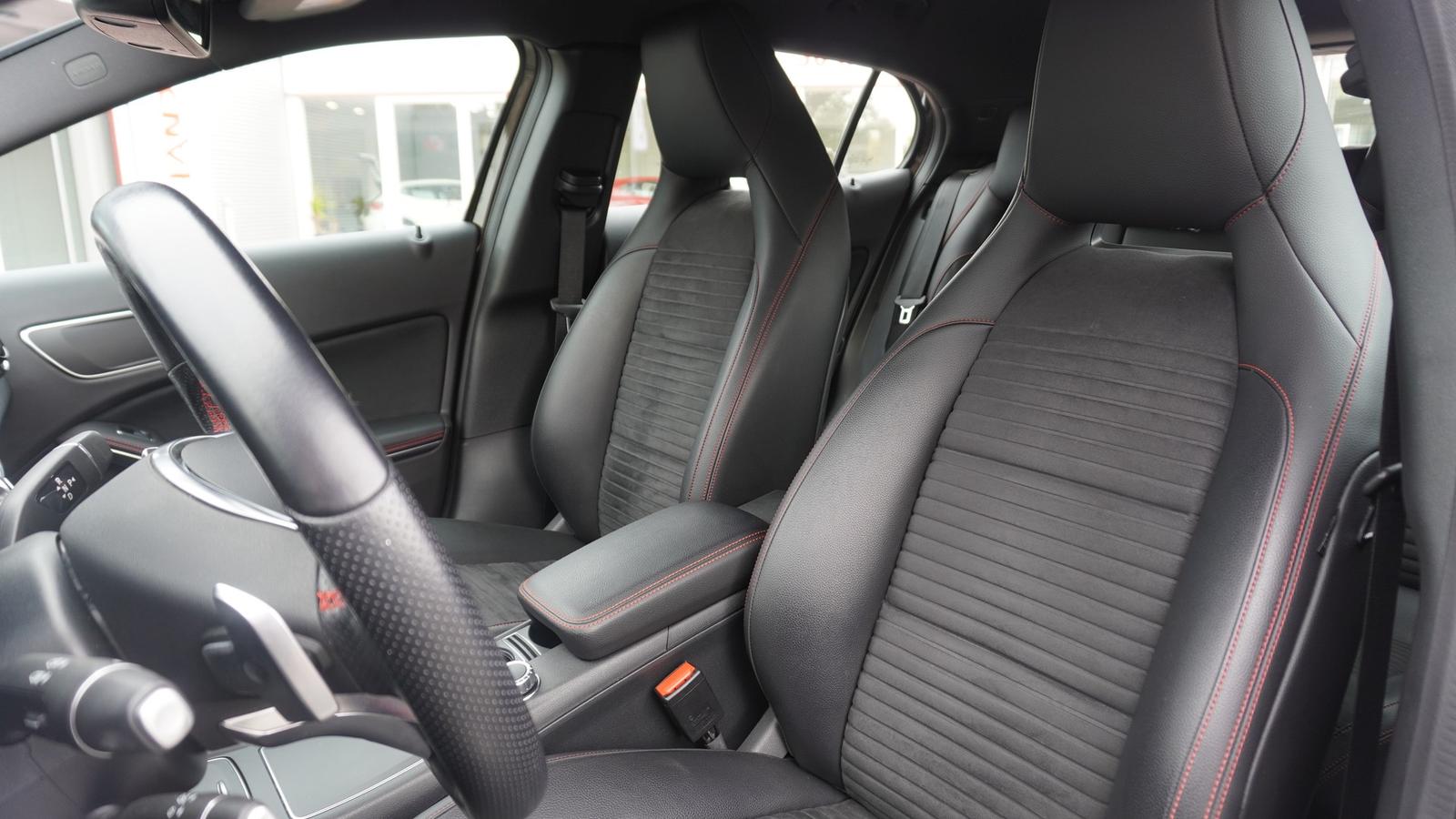 Mercedes-Benz GLA 180 Autom. AMG Line LED Navi AHK Alcantara