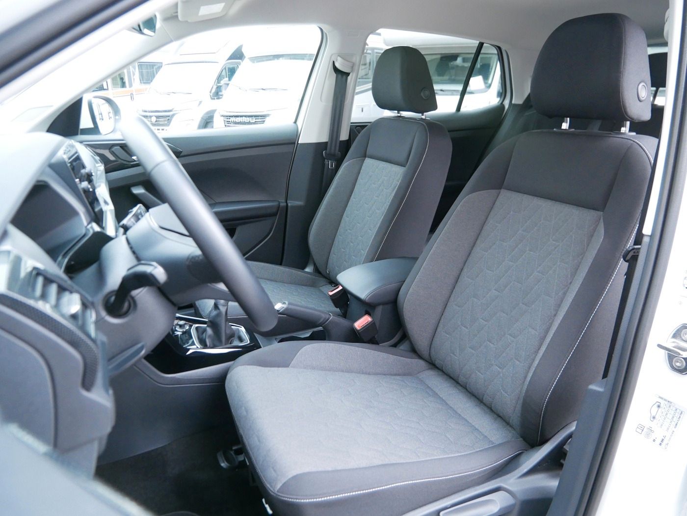 Fahrzeugabbildung Volkswagen T-Cross 1.0 TSI Life NEU32T ACC NAVI SHZ LED PDC