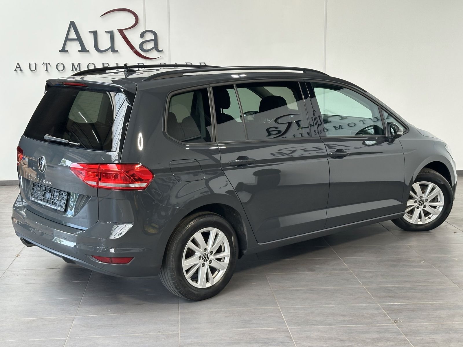 Fahrzeugabbildung Volkswagen Touran 2.0 TDI DSG Comfortline NAV+LED+AHK