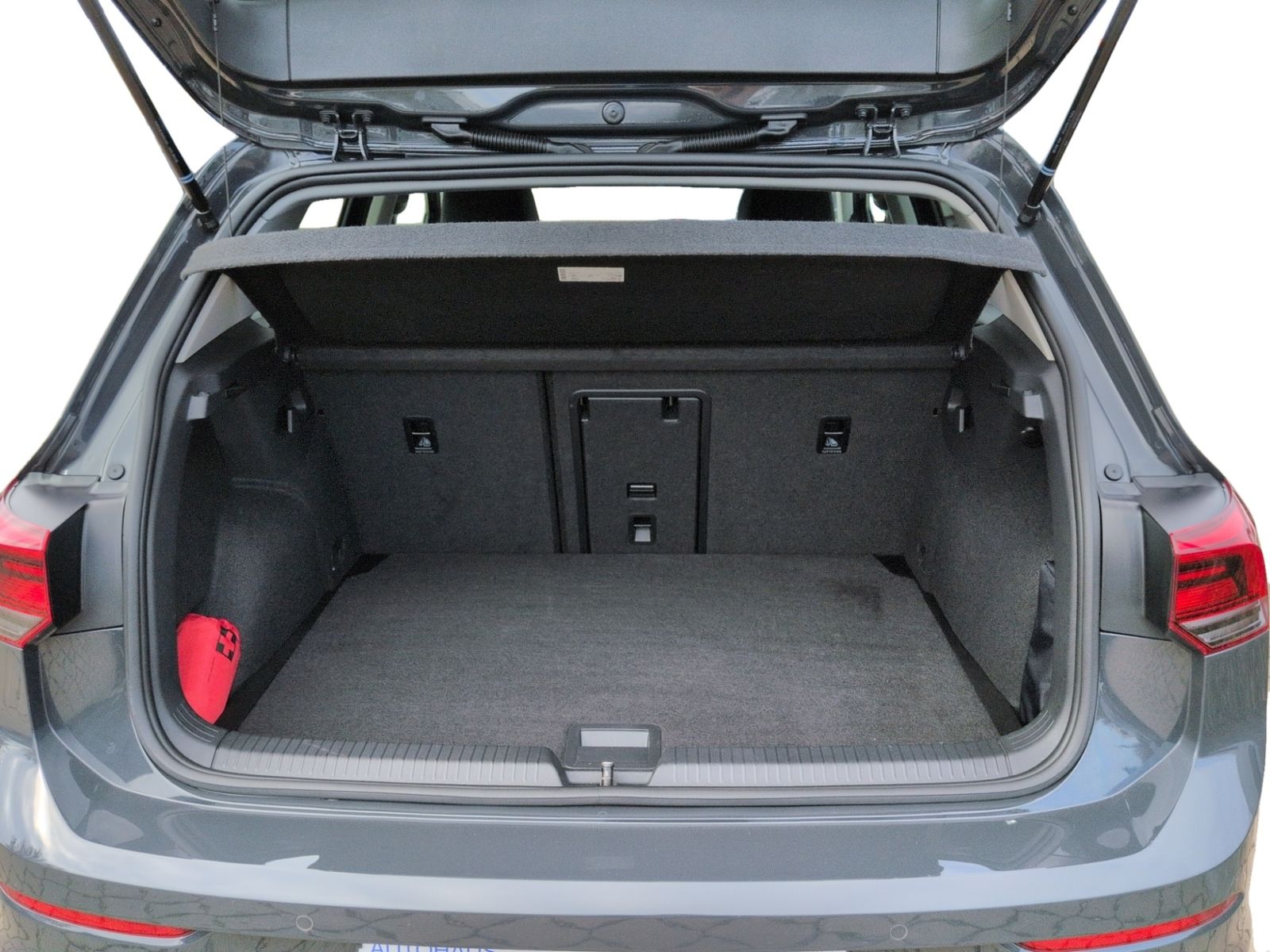 Golf VIII 1.0 eTSI DSG Life LED+ACC+APP+NAVI