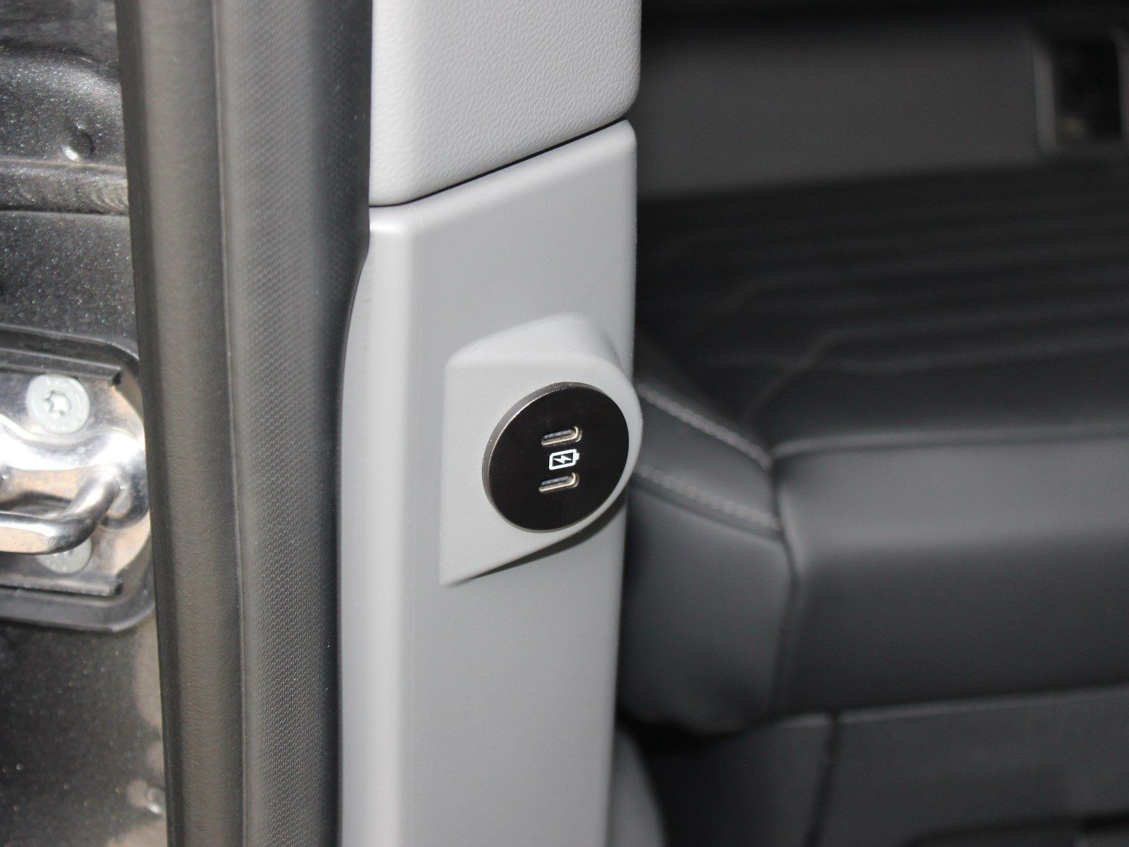 Fahrzeugabbildung Ford Tourneo Custom 320 L1 Tourneo Titanium X AWD