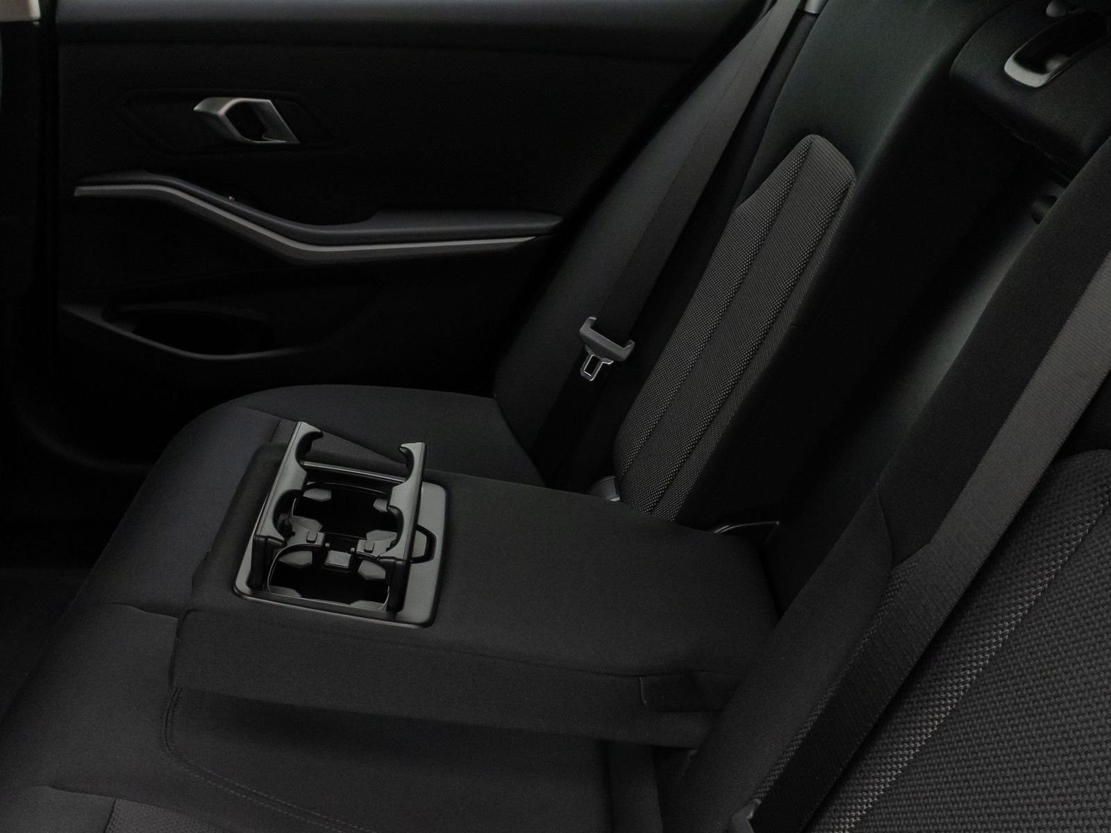 Fahrzeugabbildung BMW 320e xD SAG Kamera DAB Alarm DriveAs CockpitPlus