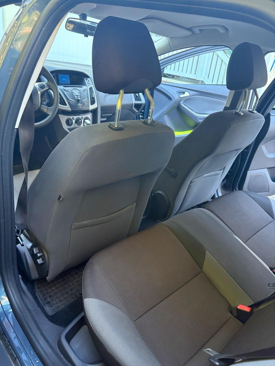 Ford Focus 2012 — photo 7