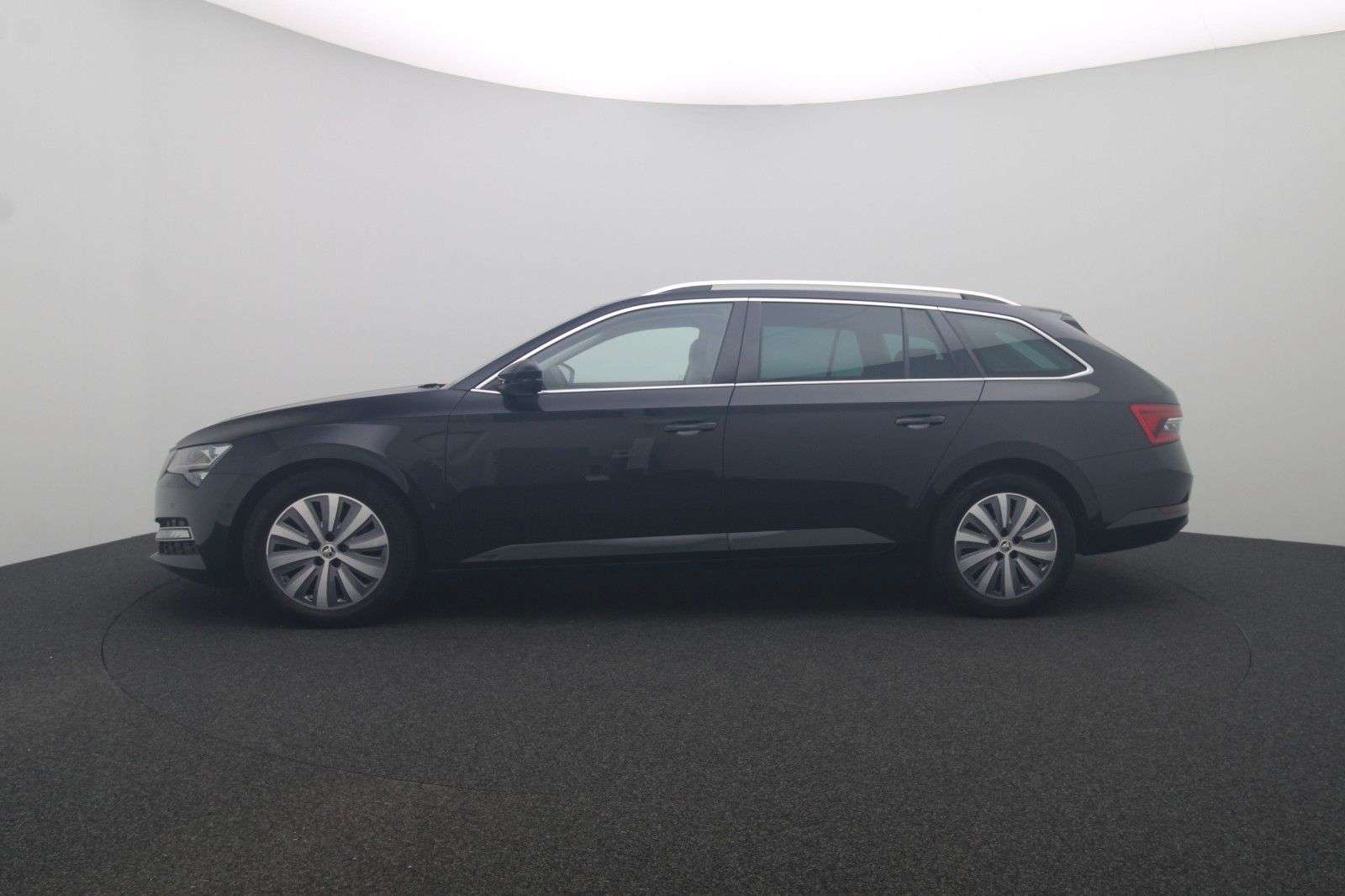 Fahrzeugabbildung SKODA Superb Combi 2.0 TDI Premium Edition Standheiz.
