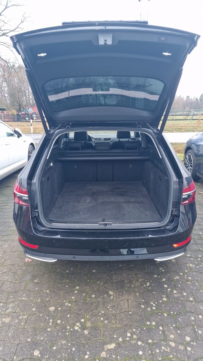 Skoda Superb Combi L&K AHK PANORAMA foto 18