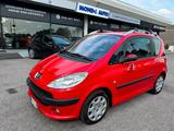 Peugeot 1007 1.6 Trendy 2Tronic - rote Peugeot 1007