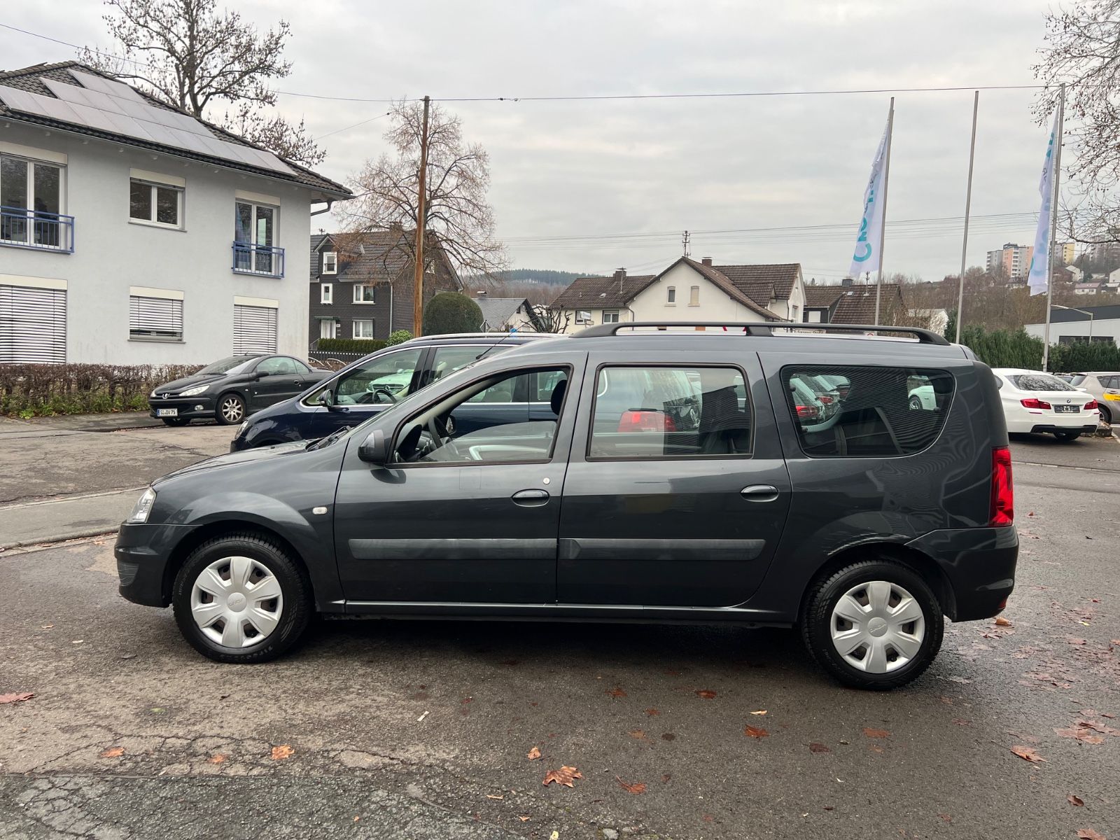 Fahrzeugabbildung Dacia Logan MCV Kombi Laureate * 7.SITZE *TÜV NEU*