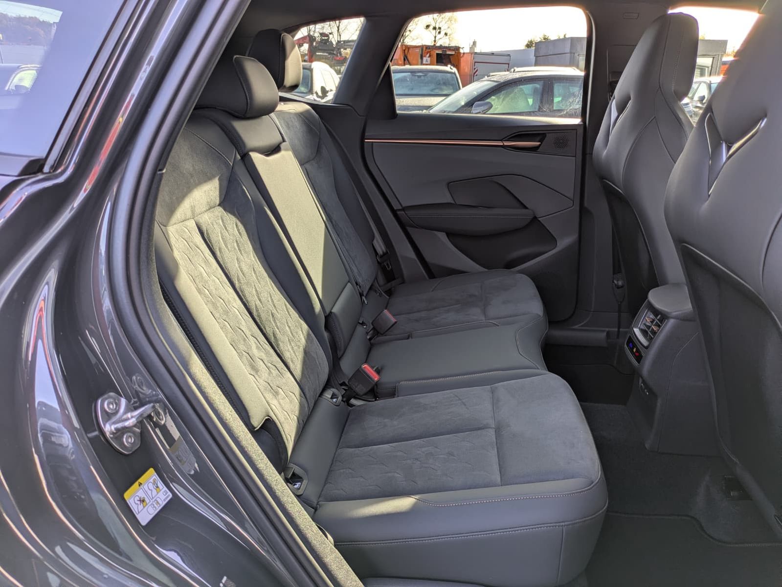 Fahrzeugabbildung CUPRA Terramar 2.0 TSI 4D VZ HUD*MATRIX*PANO*DCC*20"