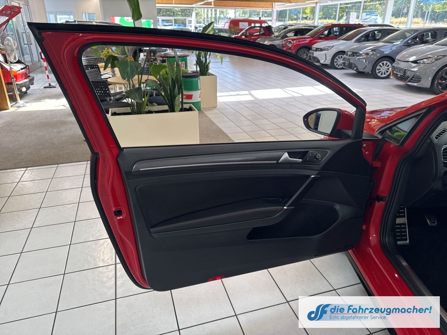Fahrzeugabbildung Volkswagen Golf VII GTI BMT Start-Stopp Soundsystem Dynaudi