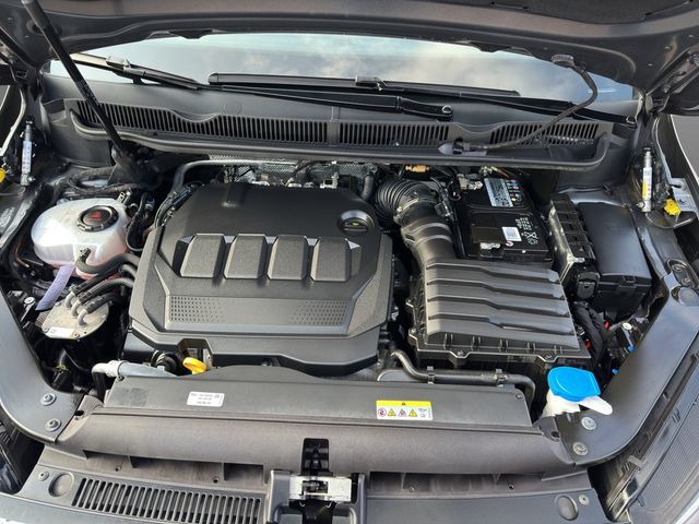 Touran 2.0 TDI Comfortline DSG SHZ NAVI AHK ACC