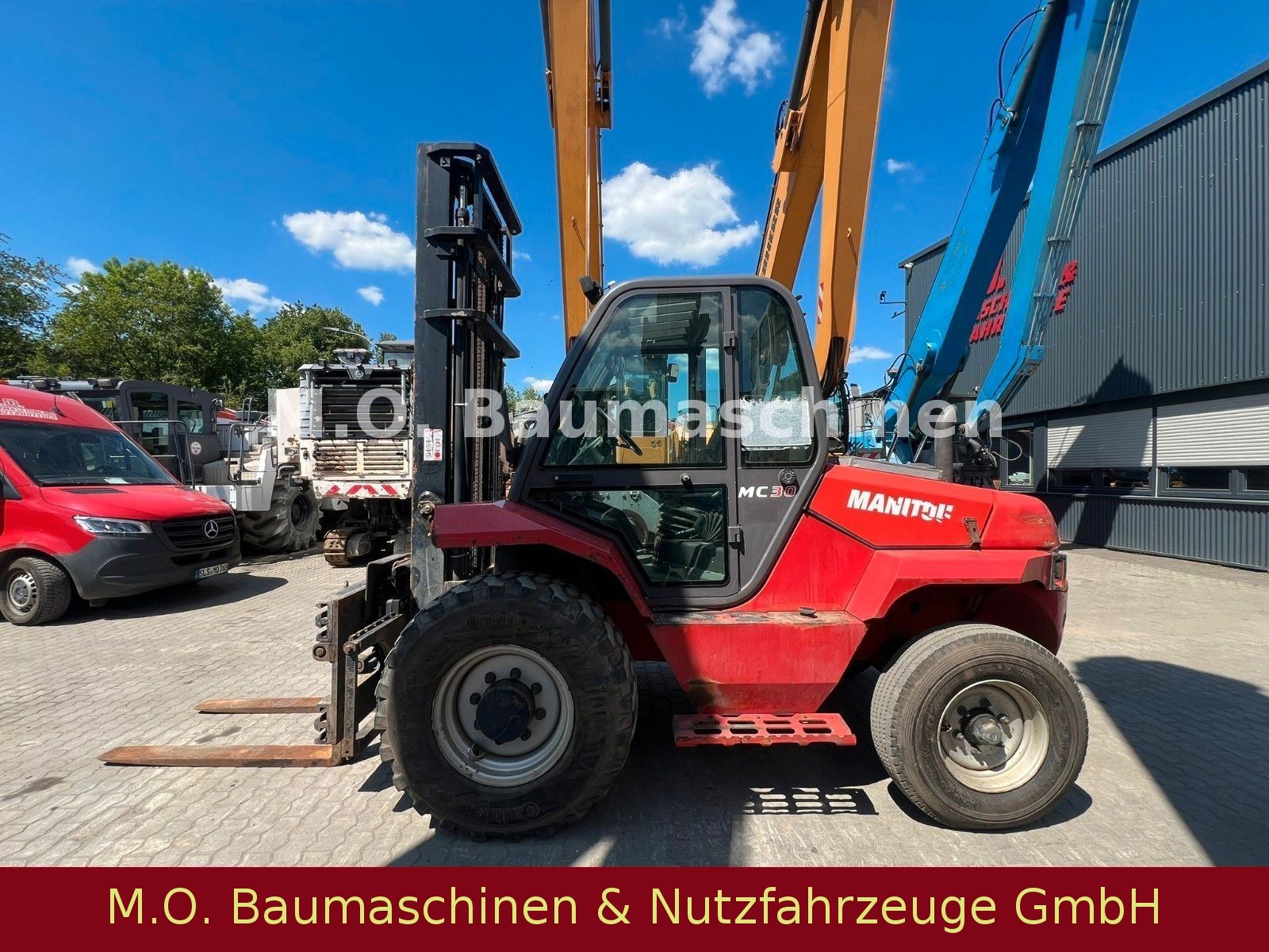 Fahrzeugabbildung Manitou MC 30 / Drehkranz / SS /Duplex / 3t / 4m /