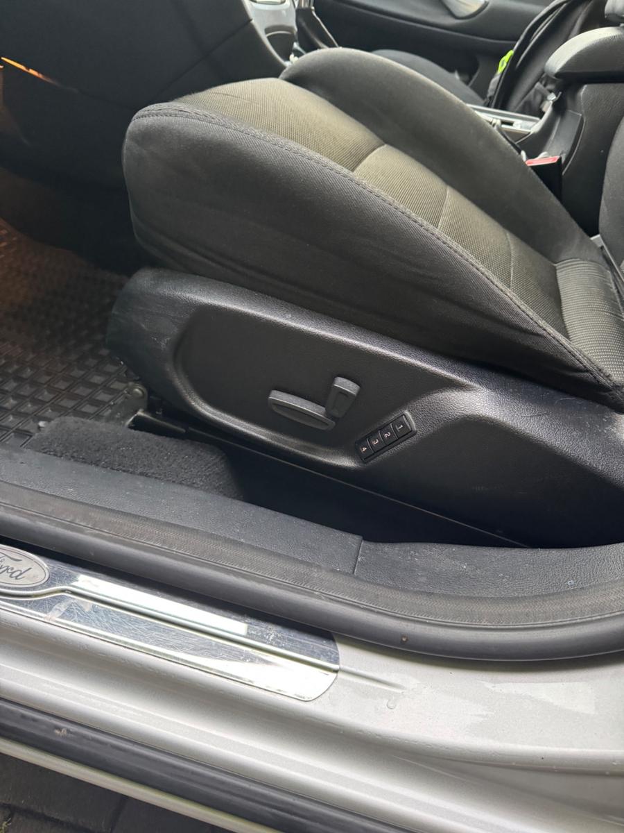 Ford Mondeo 2011 — photo 6