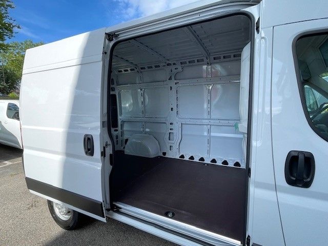 Movano Kasten Edition 2.2 Cargo 3,5t L2H2 140 PS