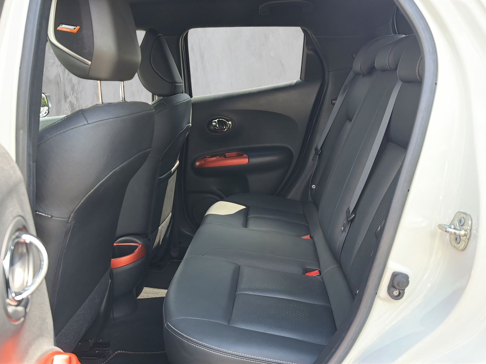 Fahrzeugabbildung Nissan Juke 1.6 TEKNA AUT. KEYLESS 360° KAM NAVI LEDER