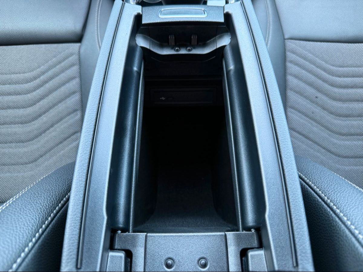 Fahrzeugabbildung Mercedes-Benz EQA 300 4M Progressive+Ambiente+RFK+19AMG+TotW
