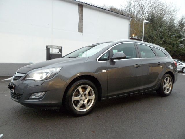 Opel Astra J Sports*NAVI+PDC+AHK+BI-XENON+TÜV NEU *