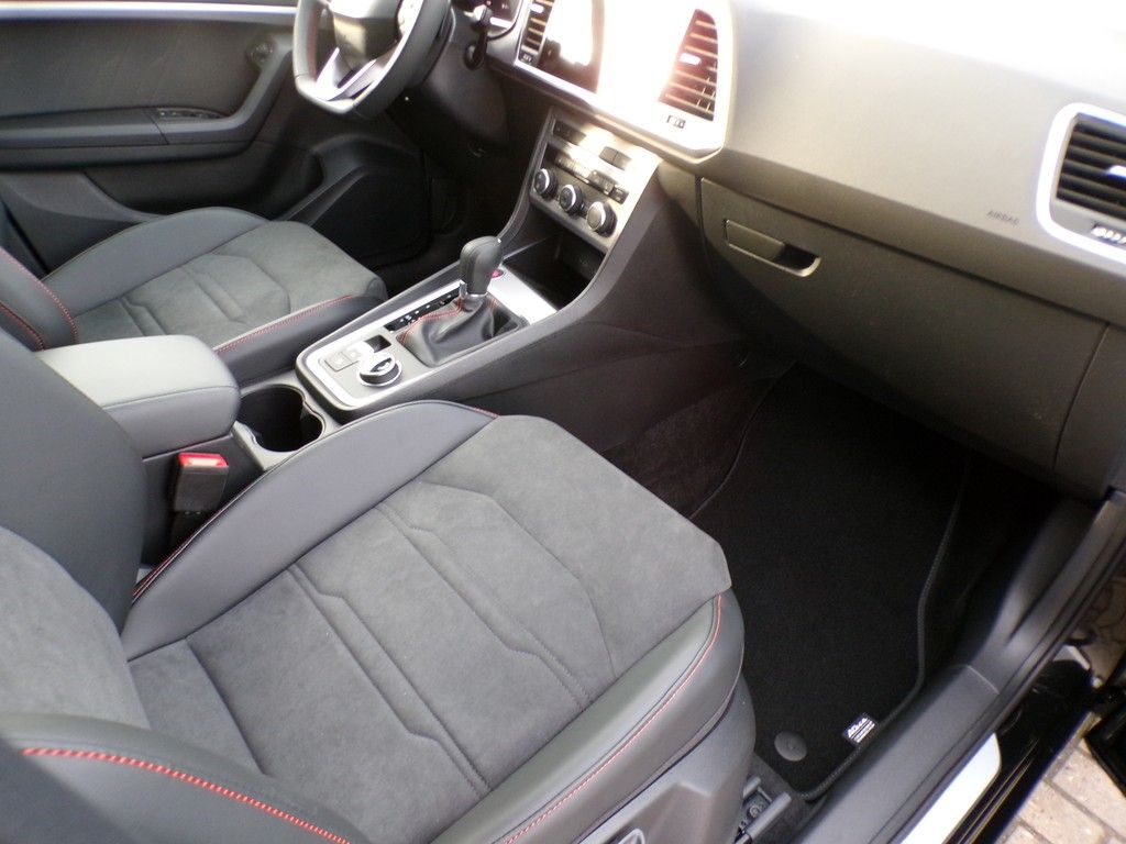 Fahrzeugabbildung SEAT Ateca 1.5 TSI FR Black Edition