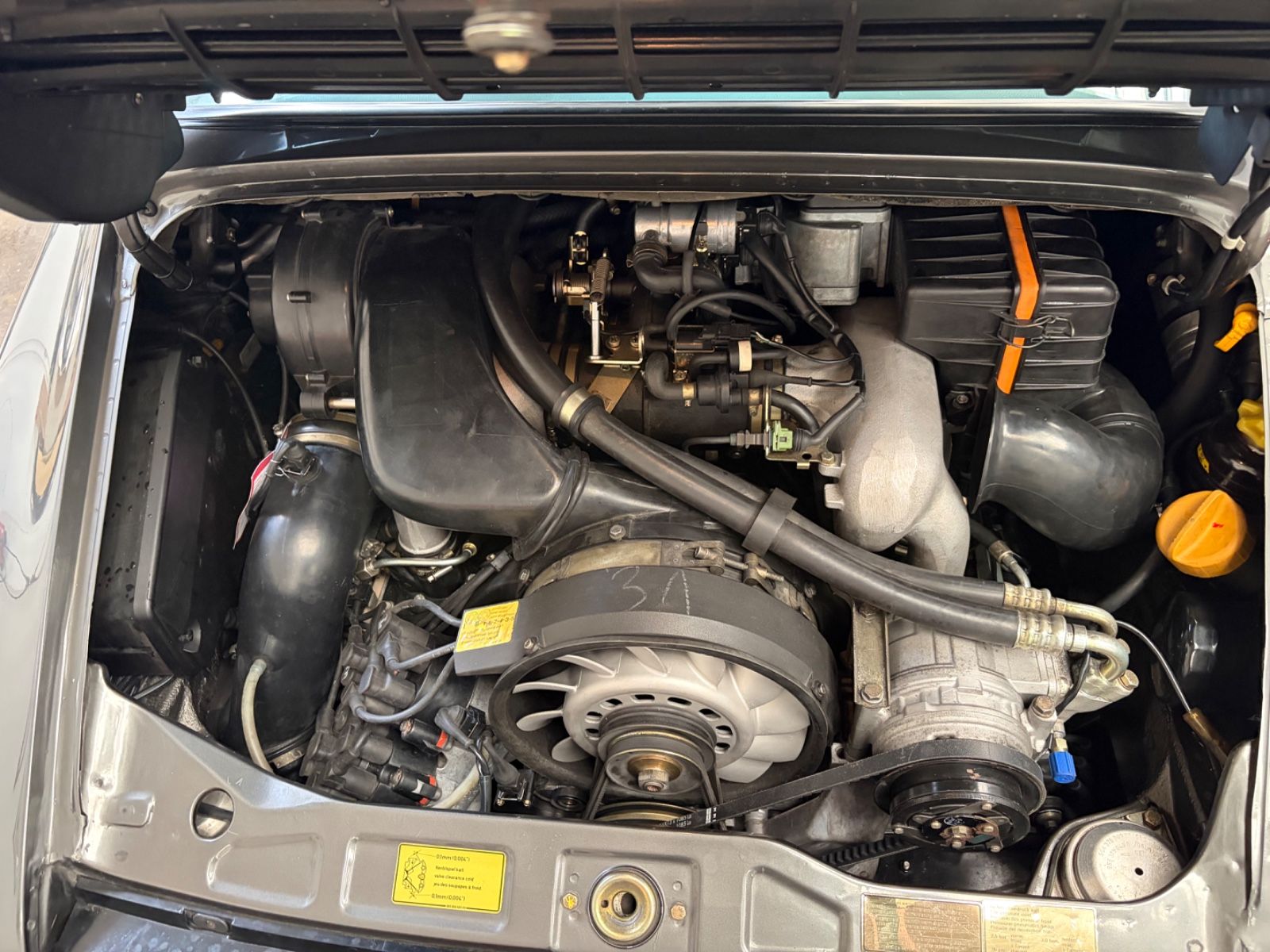 PORSCHE 964 18