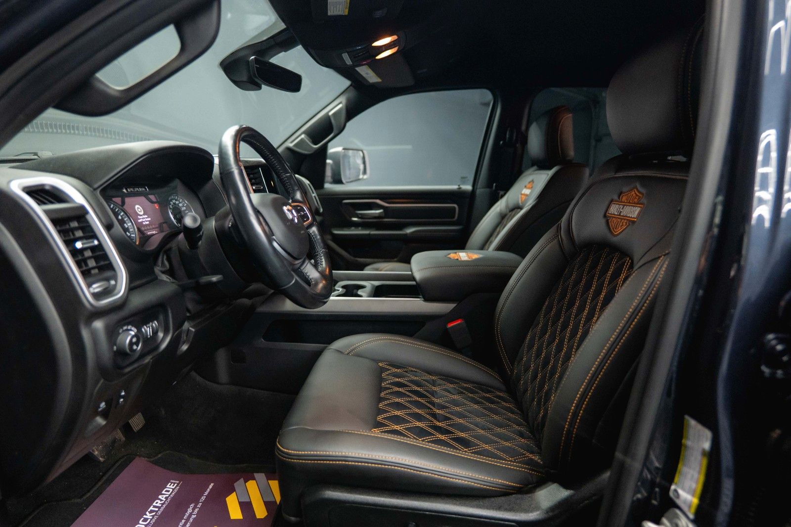 Fahrzeugabbildung Dodge RAM 5.7 V8 HEMI 4x4 OFFROAD Night HarleyDavidson