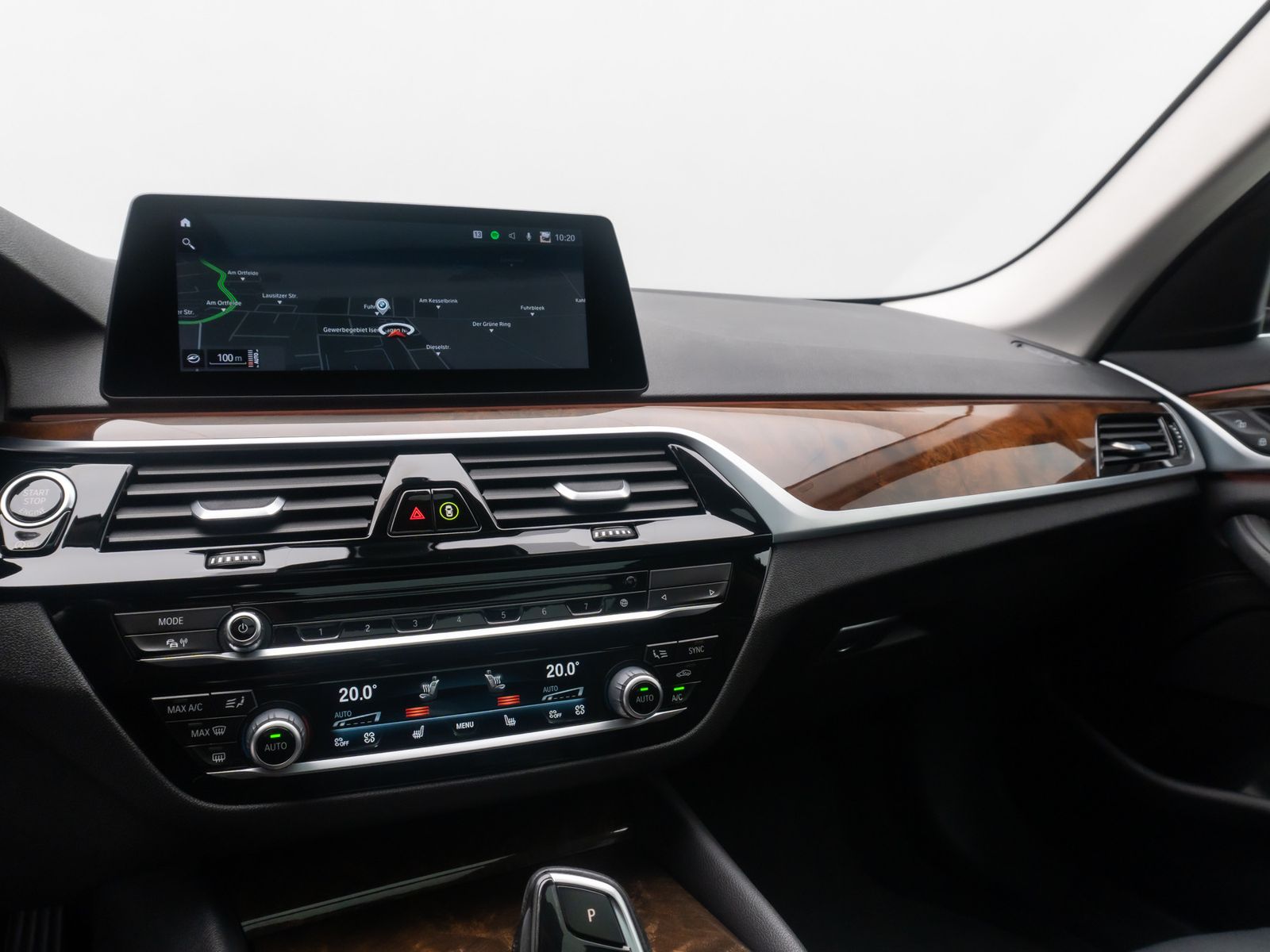 Fahrzeugabbildung BMW 540i xD HUD Kamera MSport Komfort Panorama19Zoll