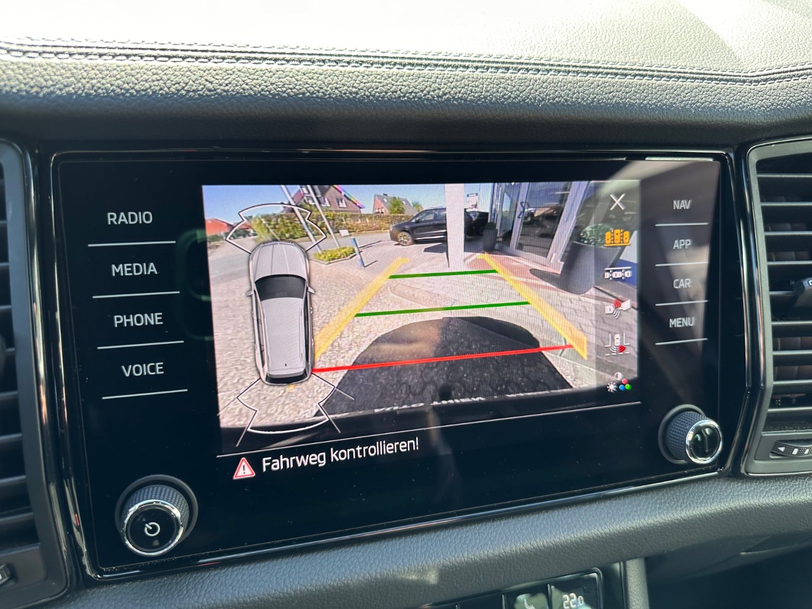 Fahrzeugabbildung SKODA Kodiaq Sportline 2.0 TDI 4x4 Matrix/AHK/ACC/Navi