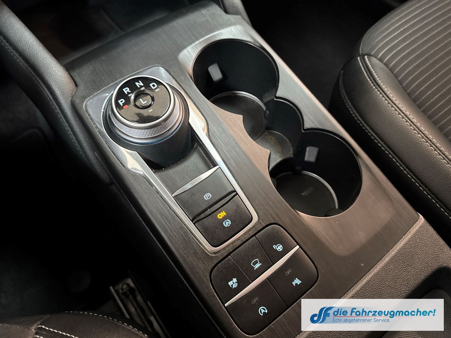 Fahrzeugabbildung Ford Kuga Titanium X HUD Navi Digitales Cockpit Sound