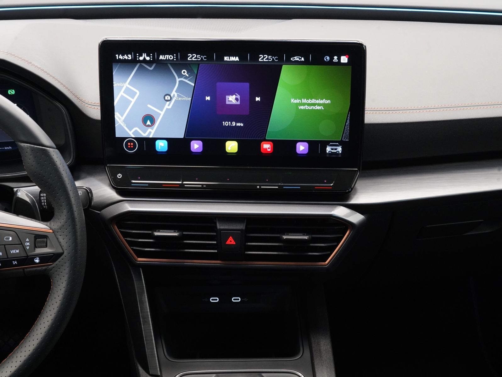 Fahrzeugabbildung CUPRA Formentor 1.5 TSI DSG LED/ACC/CARPLAY/KAMERA/19"