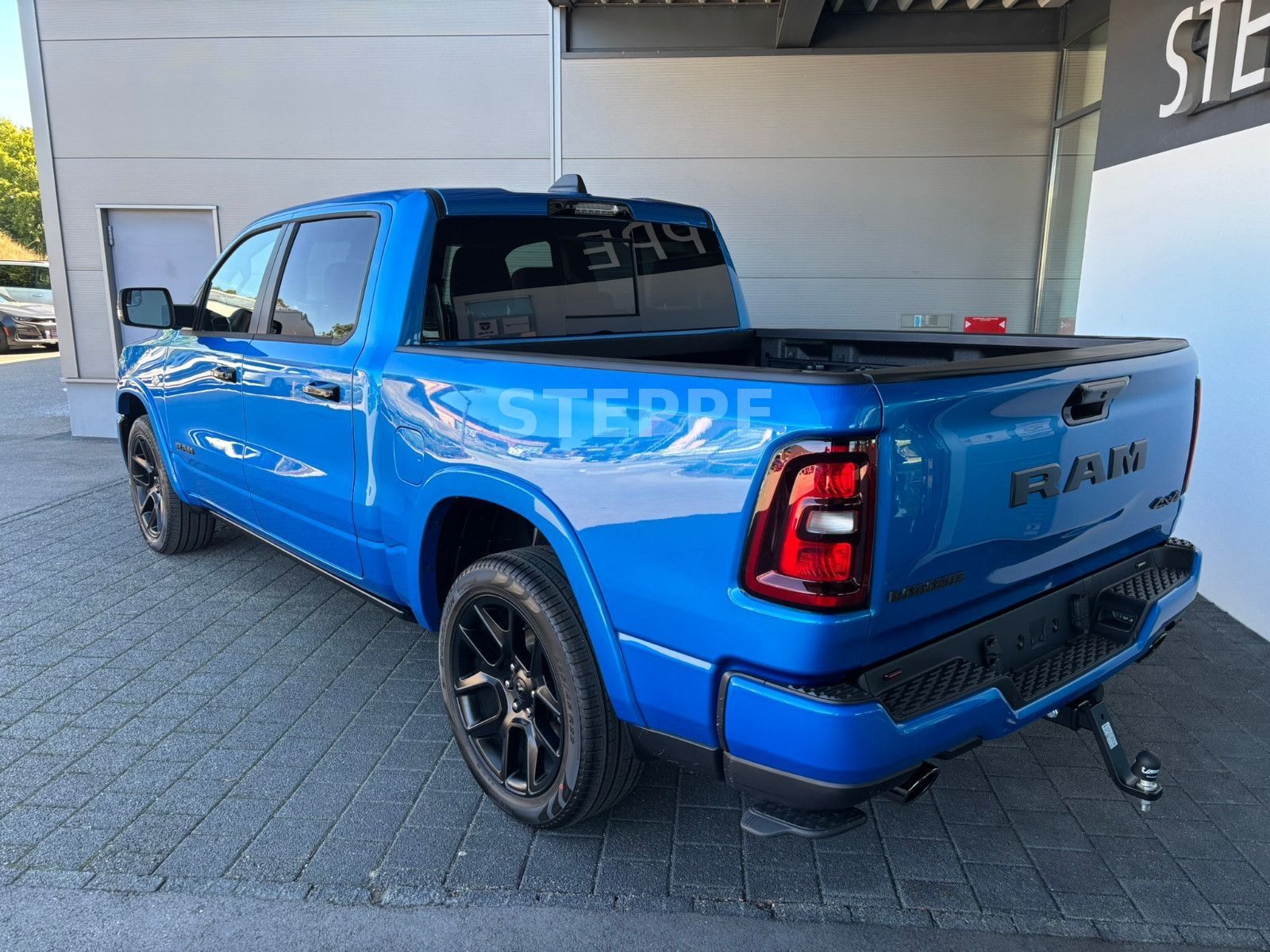 Dodge 2026 RAM 1500 5,7LV8 Night Safety Tech. AHK 22"