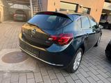 Opel Astra 2.0 CDTI Automatik - Opel Astra Gebrauchtwagen in Karlsruhe