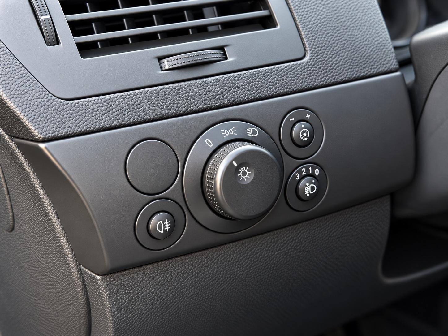 Opel Astra 2009 — photo 17