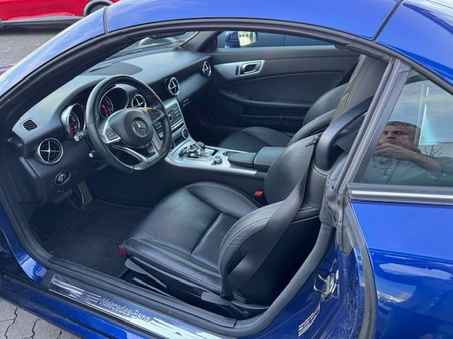 Fahrzeugabbildung Mercedes-Benz SLC 200 9G-Tronic AirScarf KLIMA LED NAVI ALU