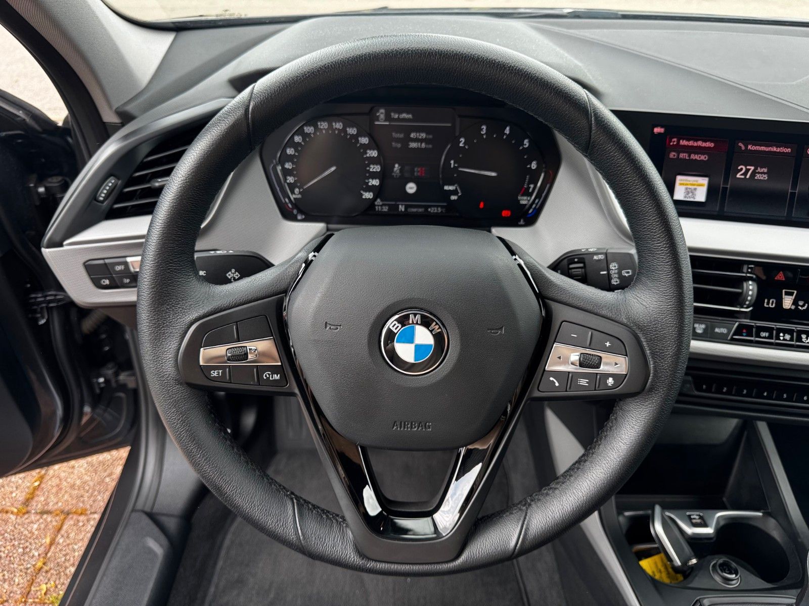 Fahrzeugabbildung BMW 116 Baureihe 1 Lim. 116 i Sitzheizung USB