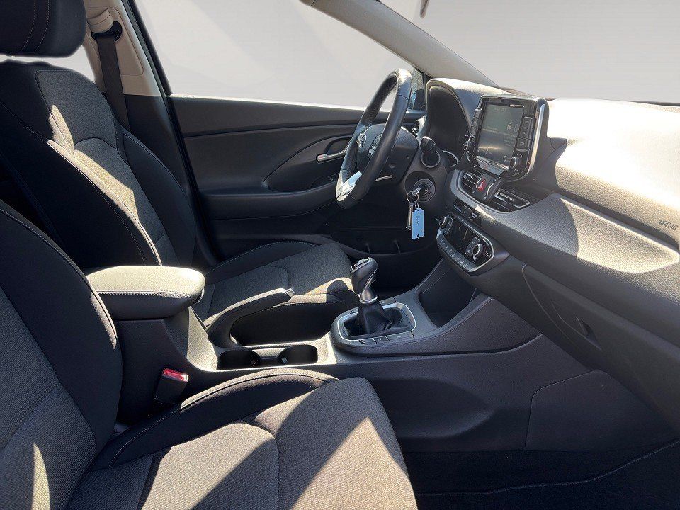 Fahrzeugabbildung Hyundai i30 1.5T 160PS 48V Edition 30