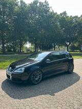 Volkswagen Golf 5 R32 - aus 2005 mit Benzin-Antrieb: Kleinwagen