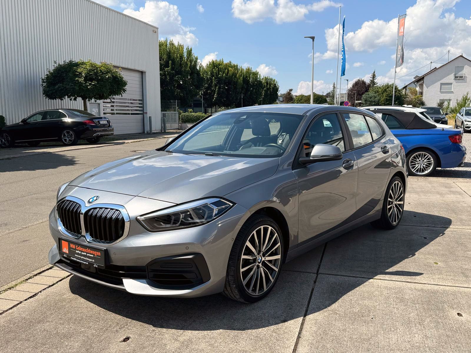 Fahrzeugabbildung BMW 120i Advantage Steptr. ACC PDC AHK H&K SHZ LED