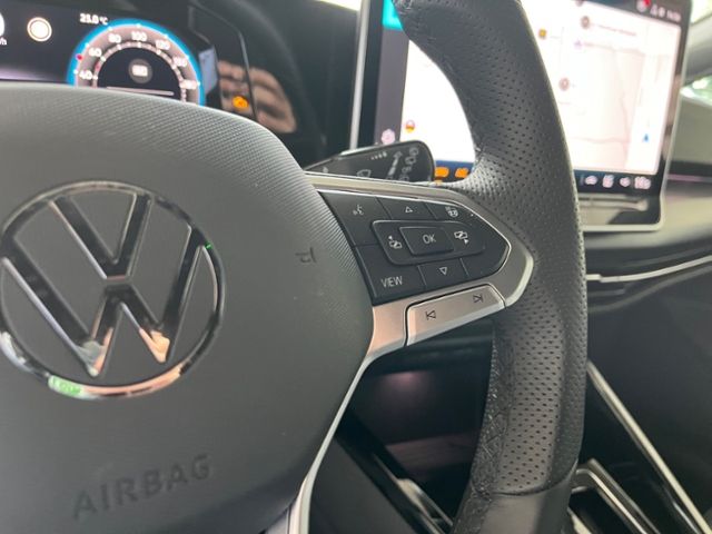 Fahrzeugabbildung Volkswagen Golf Variant 1.5 eTSI DSG R-LINE BLACK-STYLE NAV