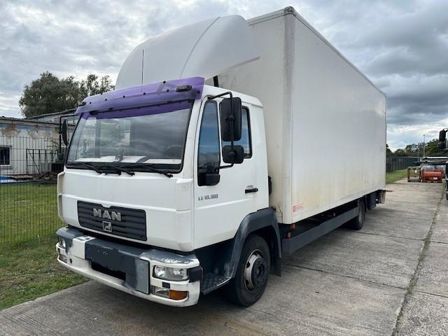 MAN LE 10.180 Koffer und Ladebordwand