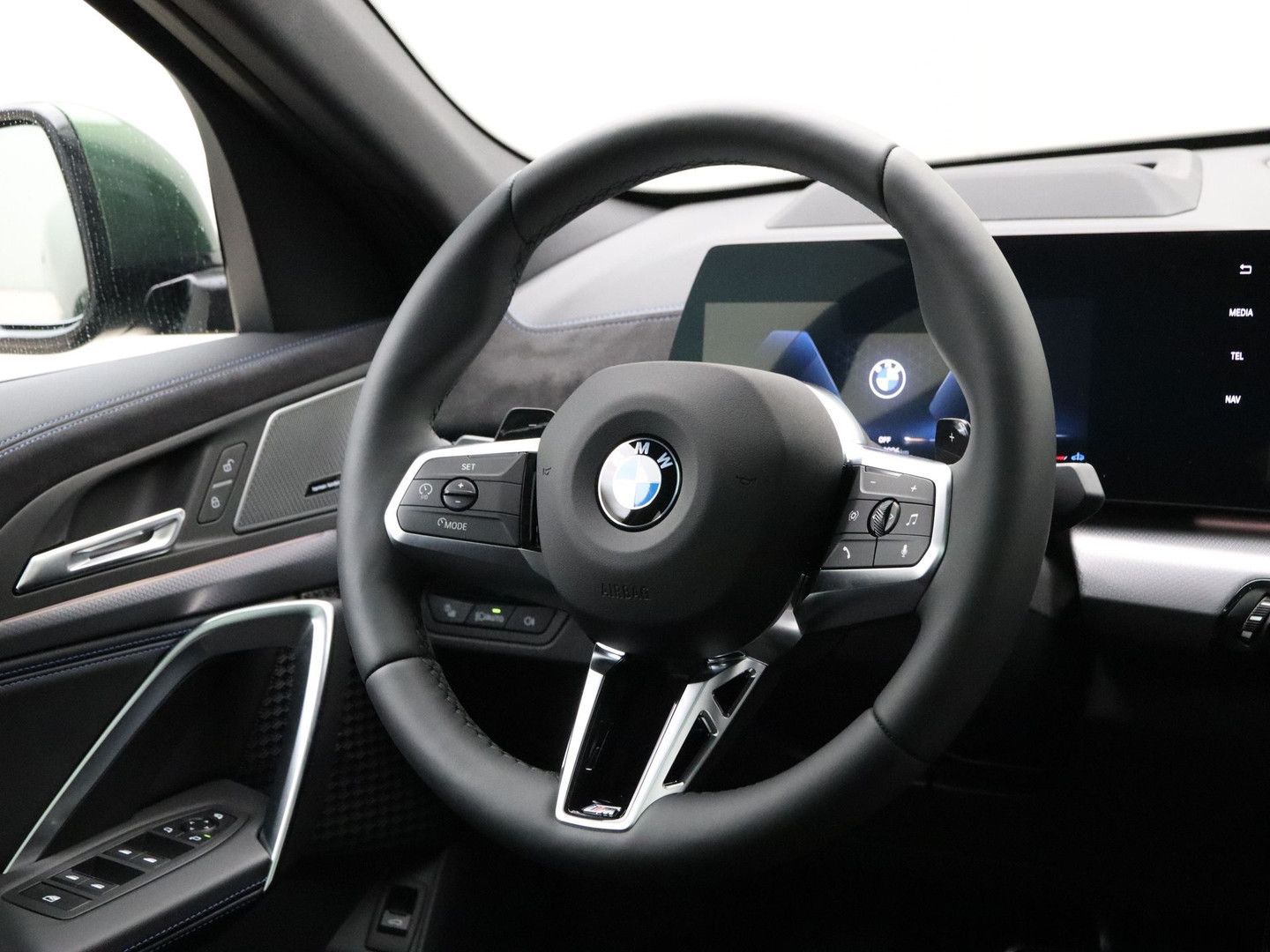 BMW X2 sDrive20i M Sport Pro ANGLESEY GREEN imagem 2