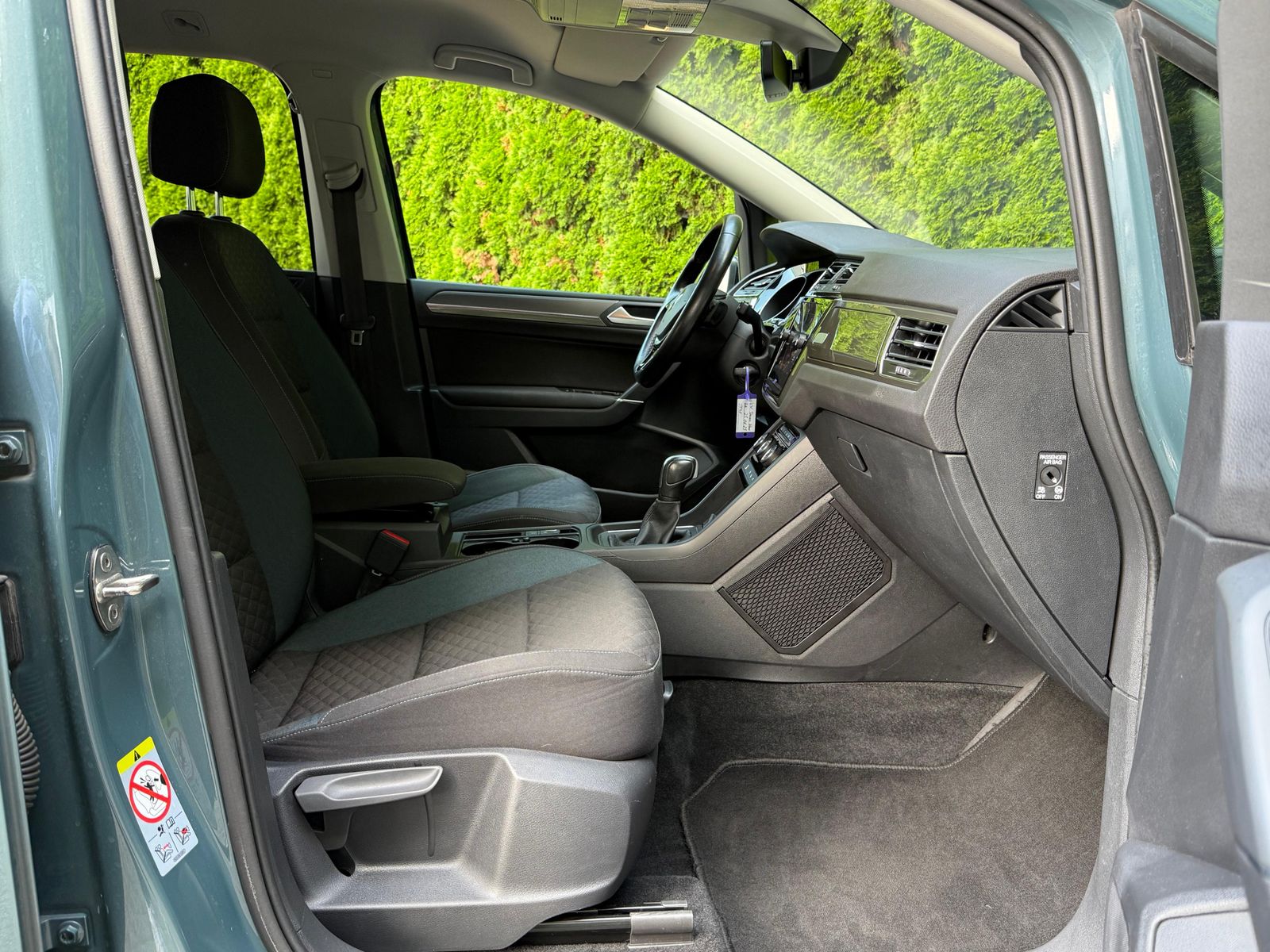 Fahrzeugabbildung Volkswagen Touran 2.0 TDI DSG IQ.DRIVE LED+ACC+NAV+SHZ+DAB