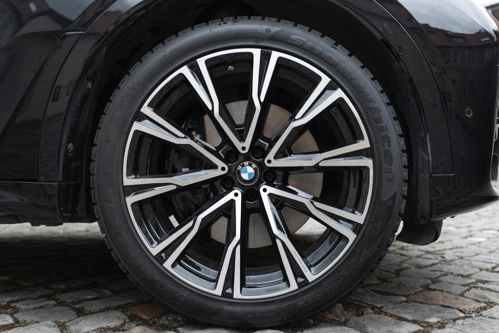Fahrzeugabbildung BMW X7 M50i H&K HUD LASER LUFT SKY ACC MASSAGE 3D